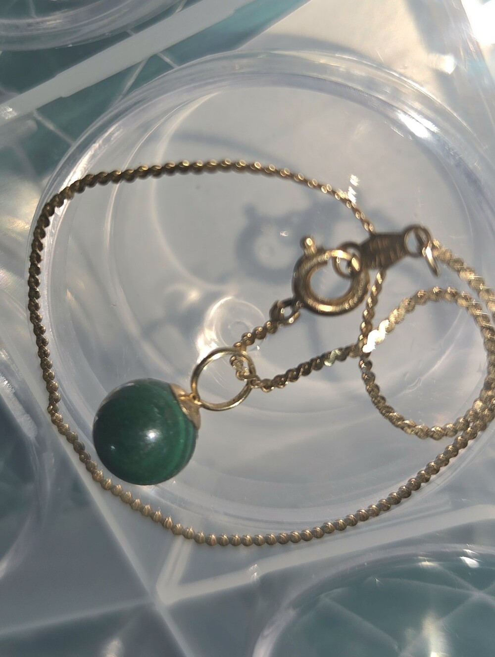 Solid Gold Bracelet With Green Agate Pendant